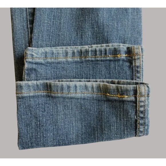 Levis Jeans Womens 6 Slender Straight 526th Pockets Dual Button - Picture 11 of 16